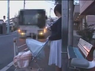 Japanese Mom Entered The Wrong Bus